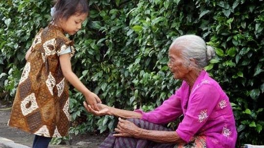 TAK SELALU DILIHAT, TAPI SELALU BERARTI